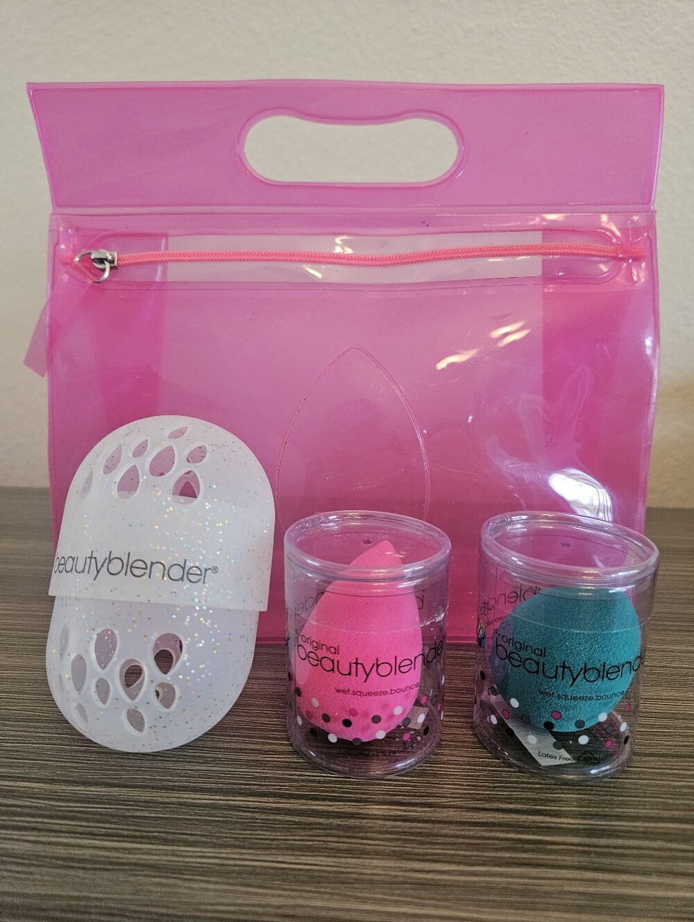 Beautyblender Bundle 2 sponges, carry case, and zipped makeup bag all new